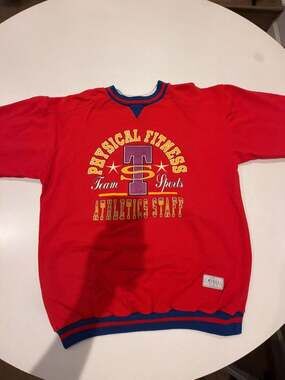 Vintage Beezil Physical Fitness Team Sports Athletics Staff Sweatshirt Medium